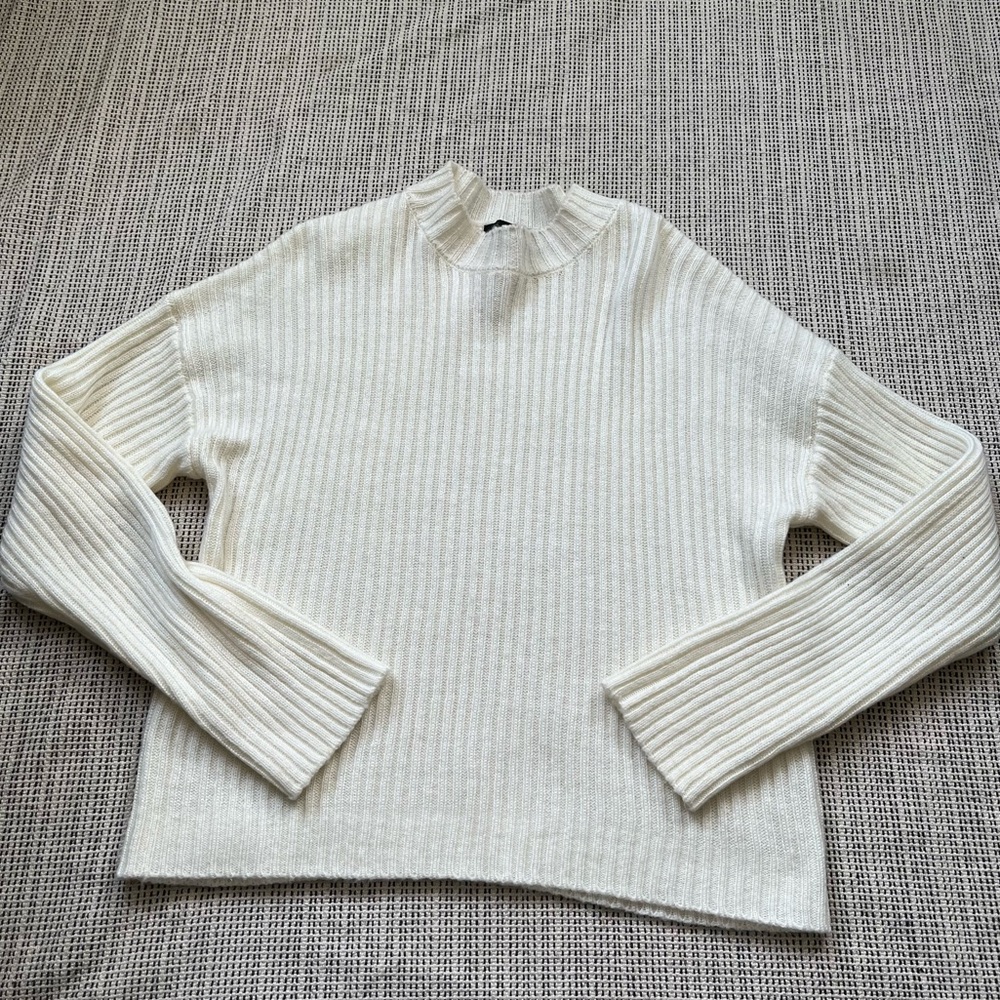 Forever 21 White Ribbed Long Sleeve Sweater Size Large